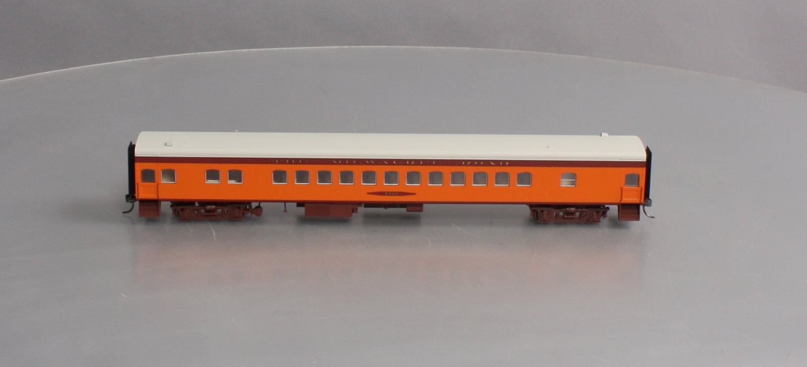 Fox Valley Models 10031 HO Scale Milwaukee Hiawatha Passenger Coach #4401