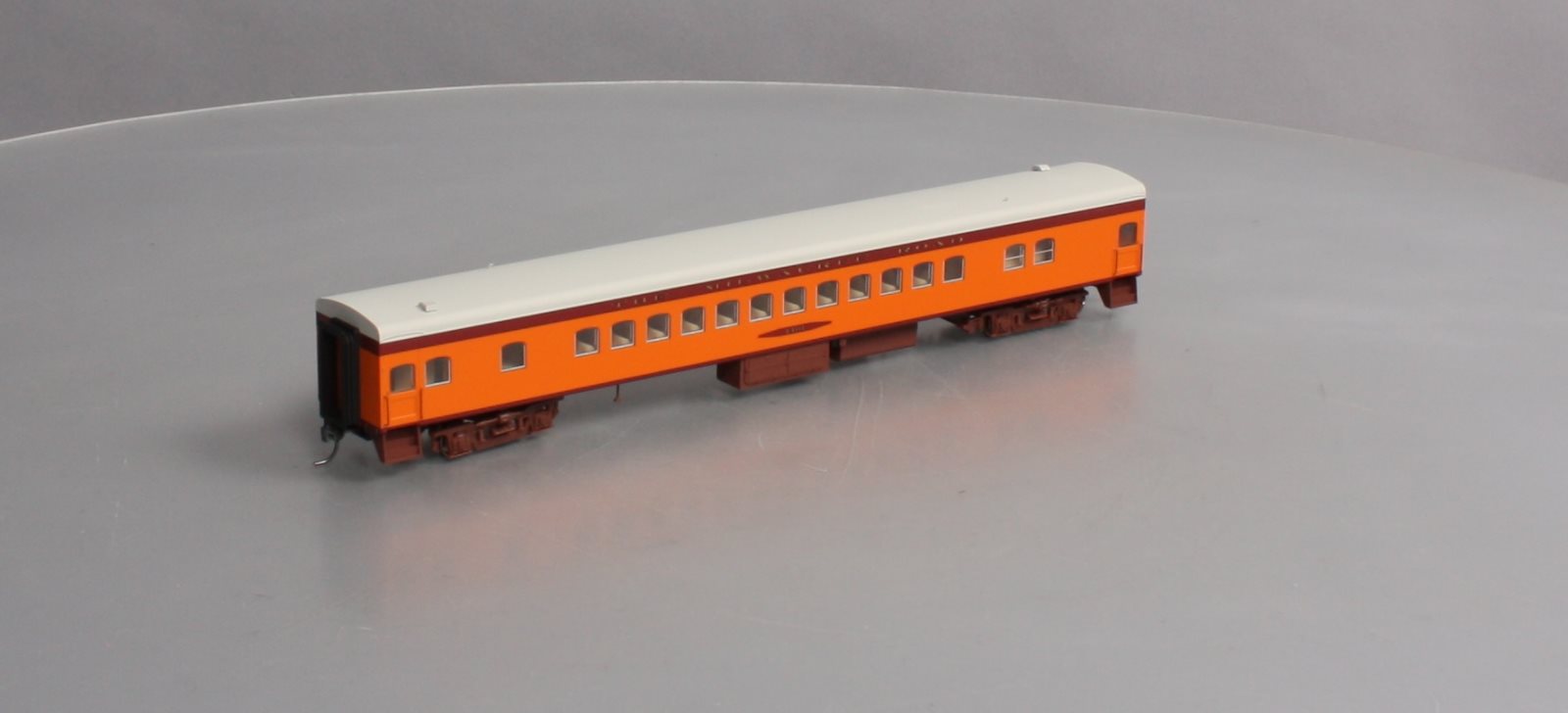 Fox Valley Models 10031 HO Scale Milwaukee Hiawatha Passenger Coach #4401