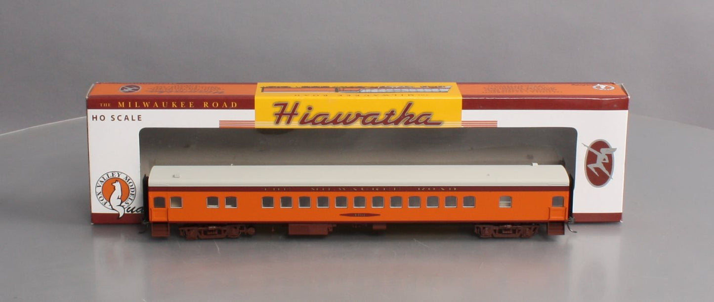 Fox Valley Models 10031 HO Scale Milwaukee Hiawatha Passenger Coach #4401