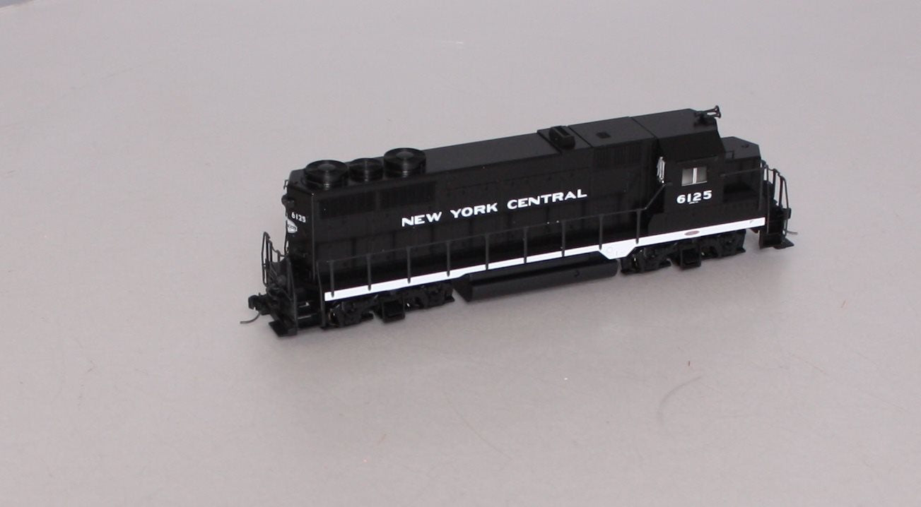 Kato 37-3023-1 HO New York Central EMD GP35 Phase IA Diesel Engine #6125 DCC