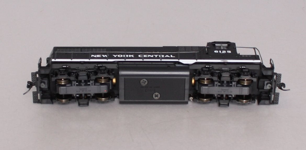 Kato 37-3023-1 HO New York Central EMD GP35 Phase IA Diesel Engine #6125 DCC