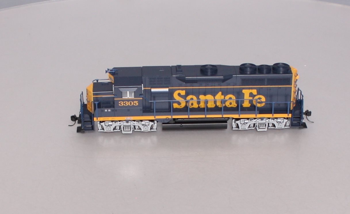 Kato 37-3022-1 HO Santa Fe EMD GP35 Phase IA Diesel Engine #3305 with DCC