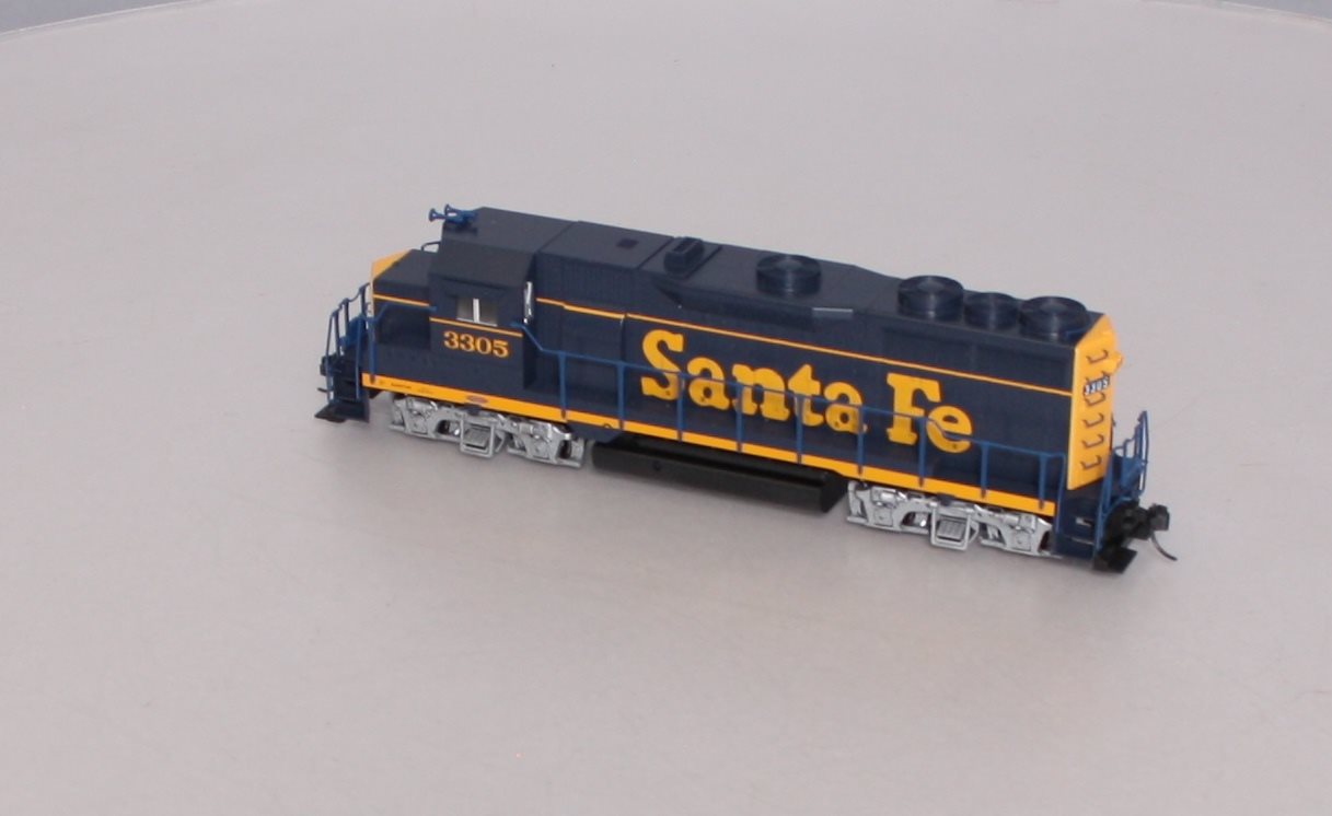 Kato 37-3022-1 HO Santa Fe EMD GP35 Phase IA Diesel Engine #3305 with DCC