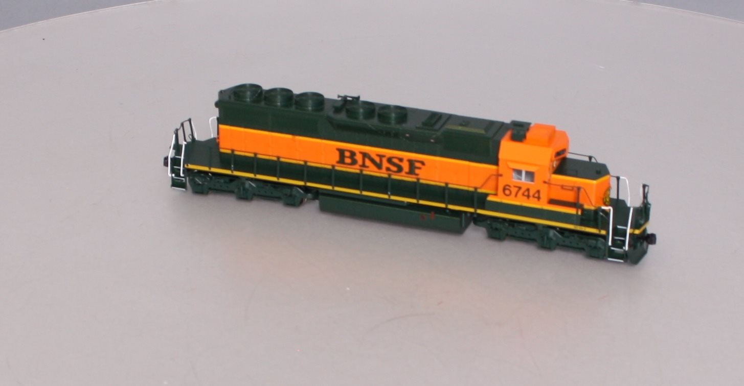 Kato 37-6613 HO Scale BNSF SD40-2 Diesel Engine #6744
