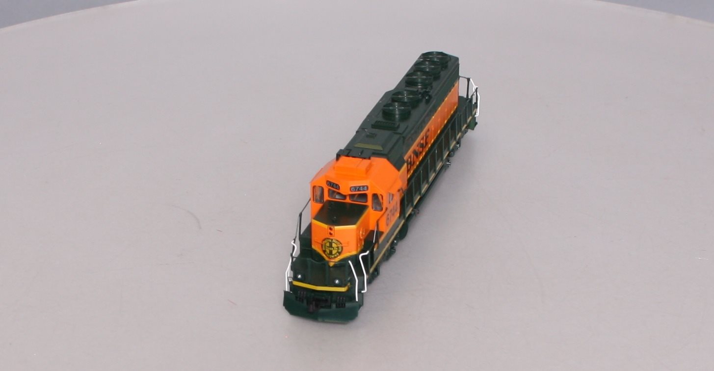 Kato 37-6613 HO Scale BNSF SD40-2 Diesel Engine #6744