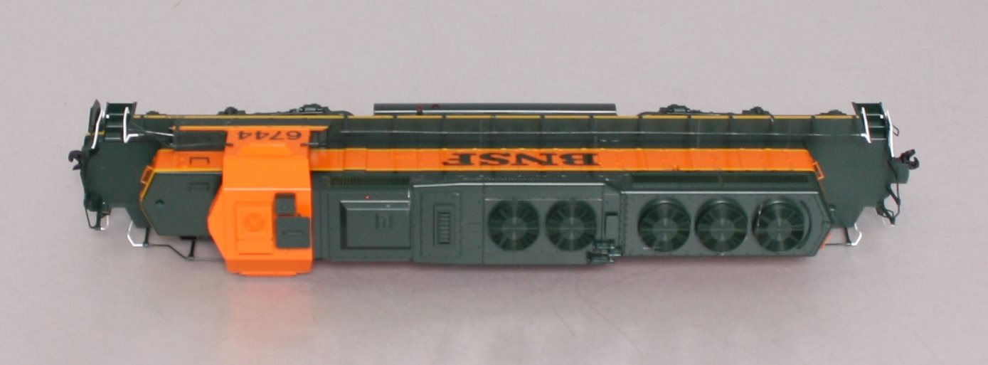 Kato 37-6613 HO Scale BNSF SD40-2 Diesel Engine #6744