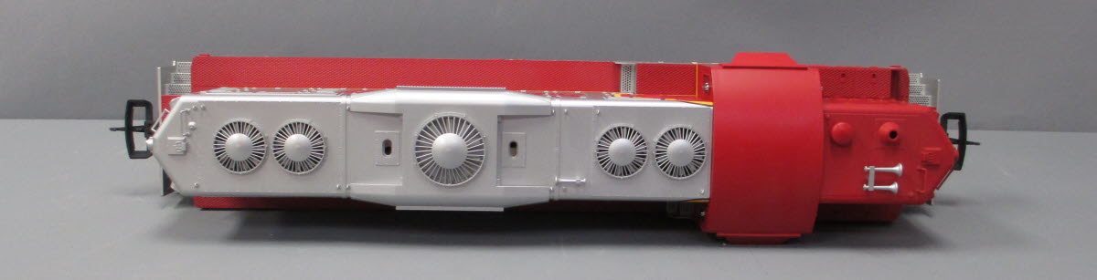 USA Trains R22107 G Scale Santa Fe EMD GP9 Diesel Locomotive #752