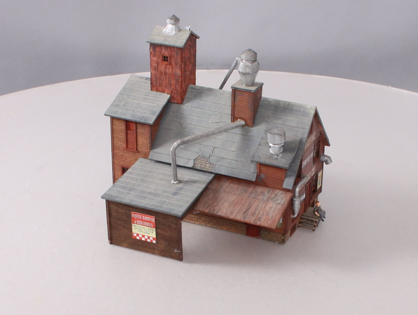 Bar Mills 0942 HO Scale Laser Cut Majestic Hardware & Feed Building - Assembled