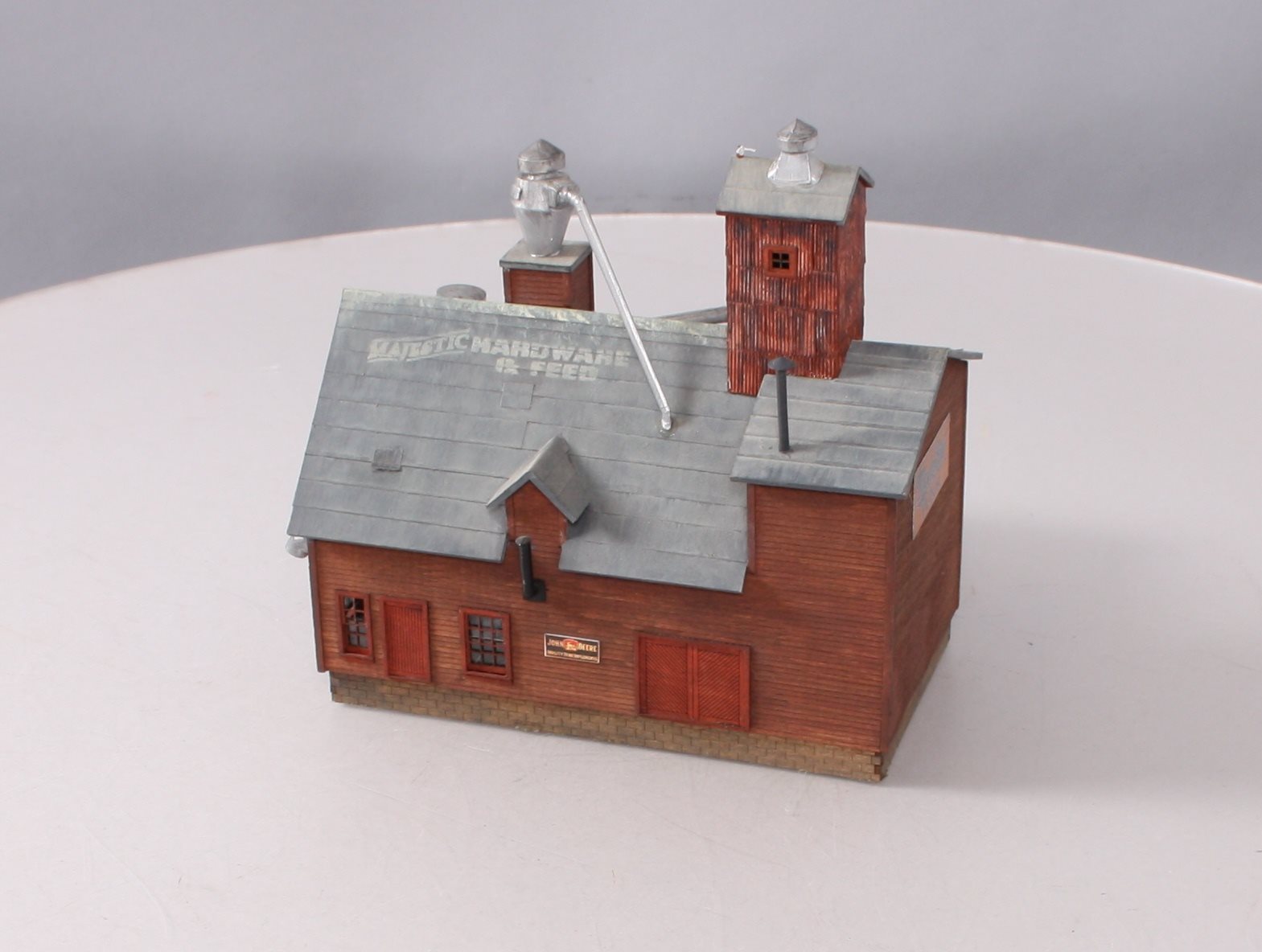 Bar Mills 0942 HO Scale Laser Cut Majestic Hardware & Feed Building - Assembled