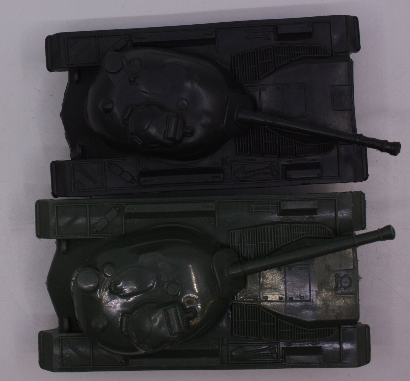 Acme 1200X-146 Vintage Plastic Military Tanks (Pair of 2)