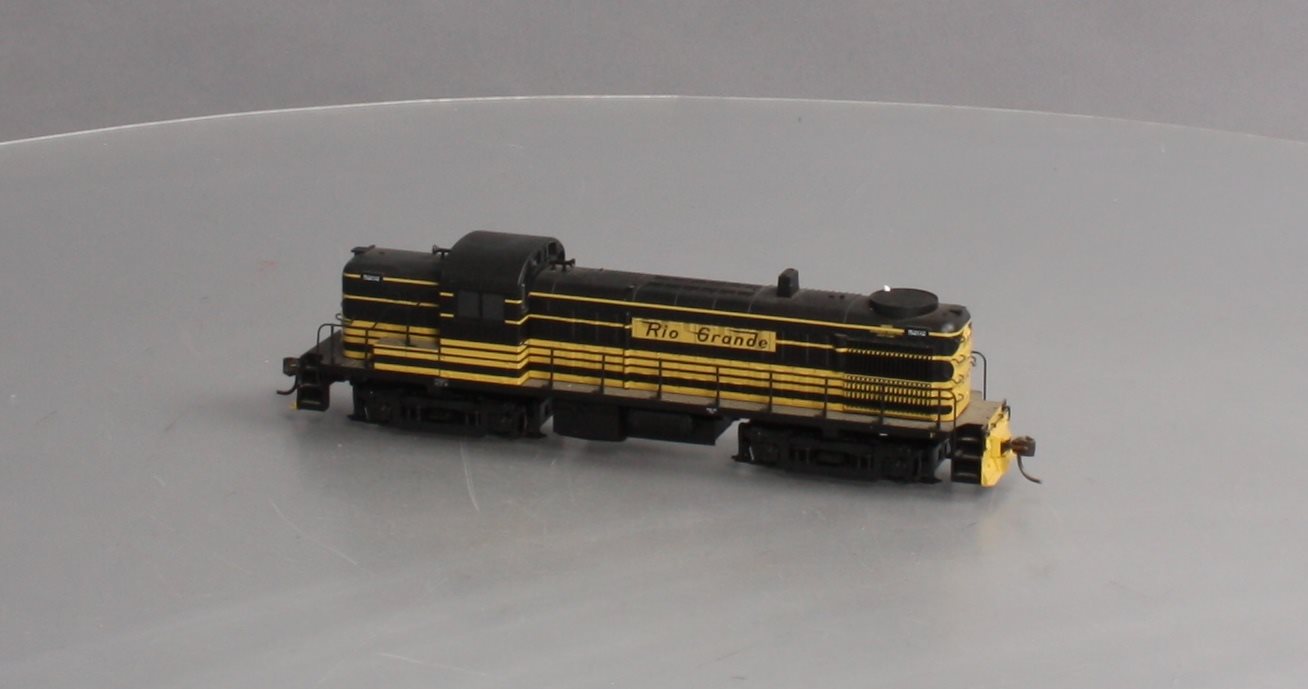 Atlas 7028 HO Scale Denver & Rio Grande Western RS-3 Diesel Locomotive #5202
