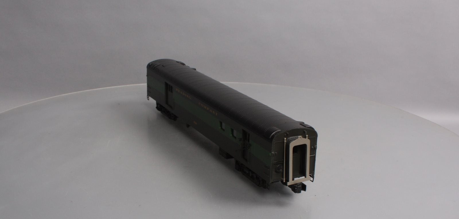 MTH 20-68266 O Reading 70' Streamlined RPO Passenger Car (Smooth Sided)
