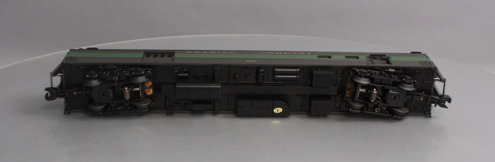 MTH 20-68266 O Reading 70' Streamlined RPO Passenger Car (Smooth Sided)