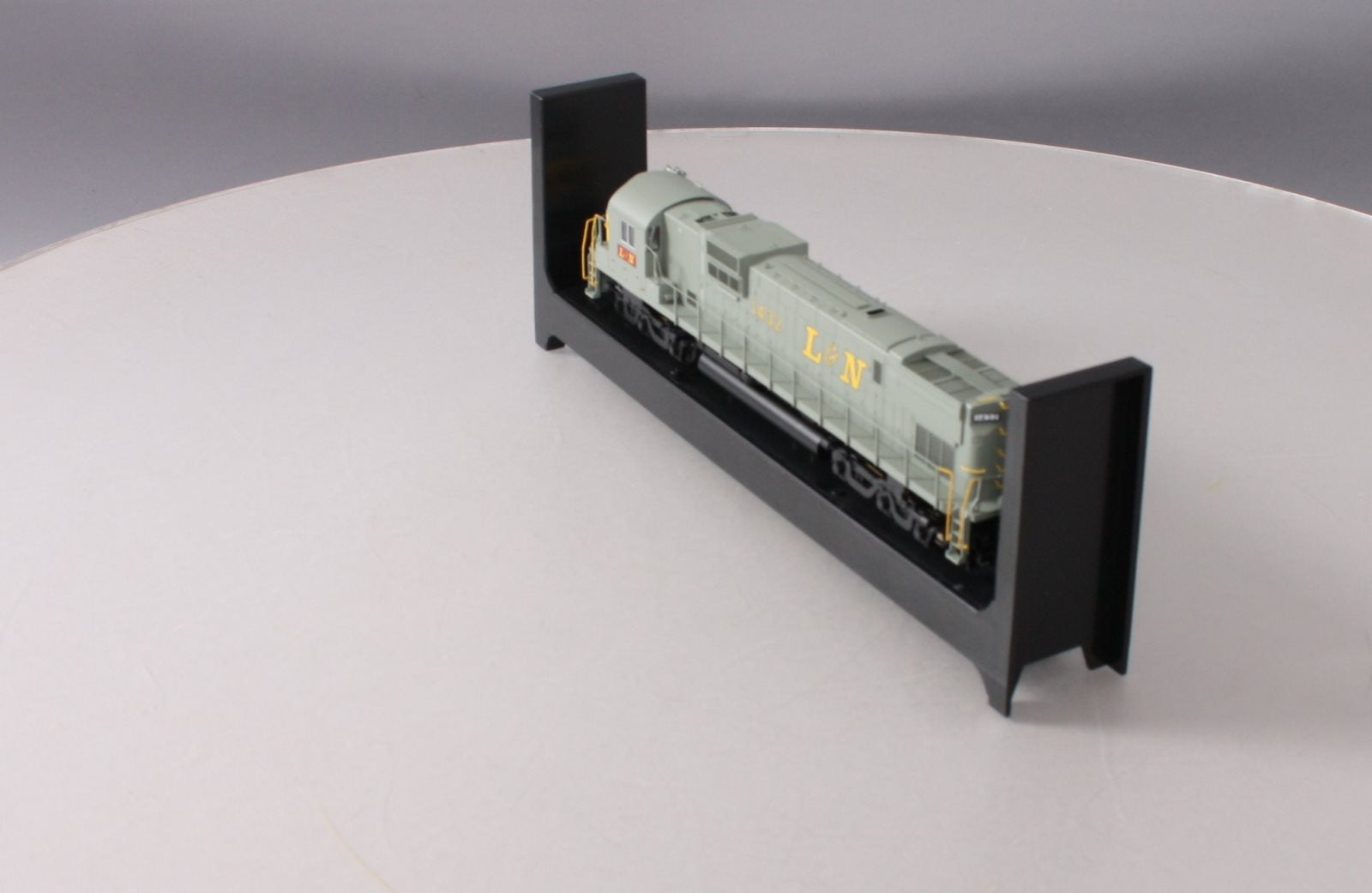 Bowser 24758 HO Louisville & Nashville C630 Alco Diesel Loco with Sound #1432