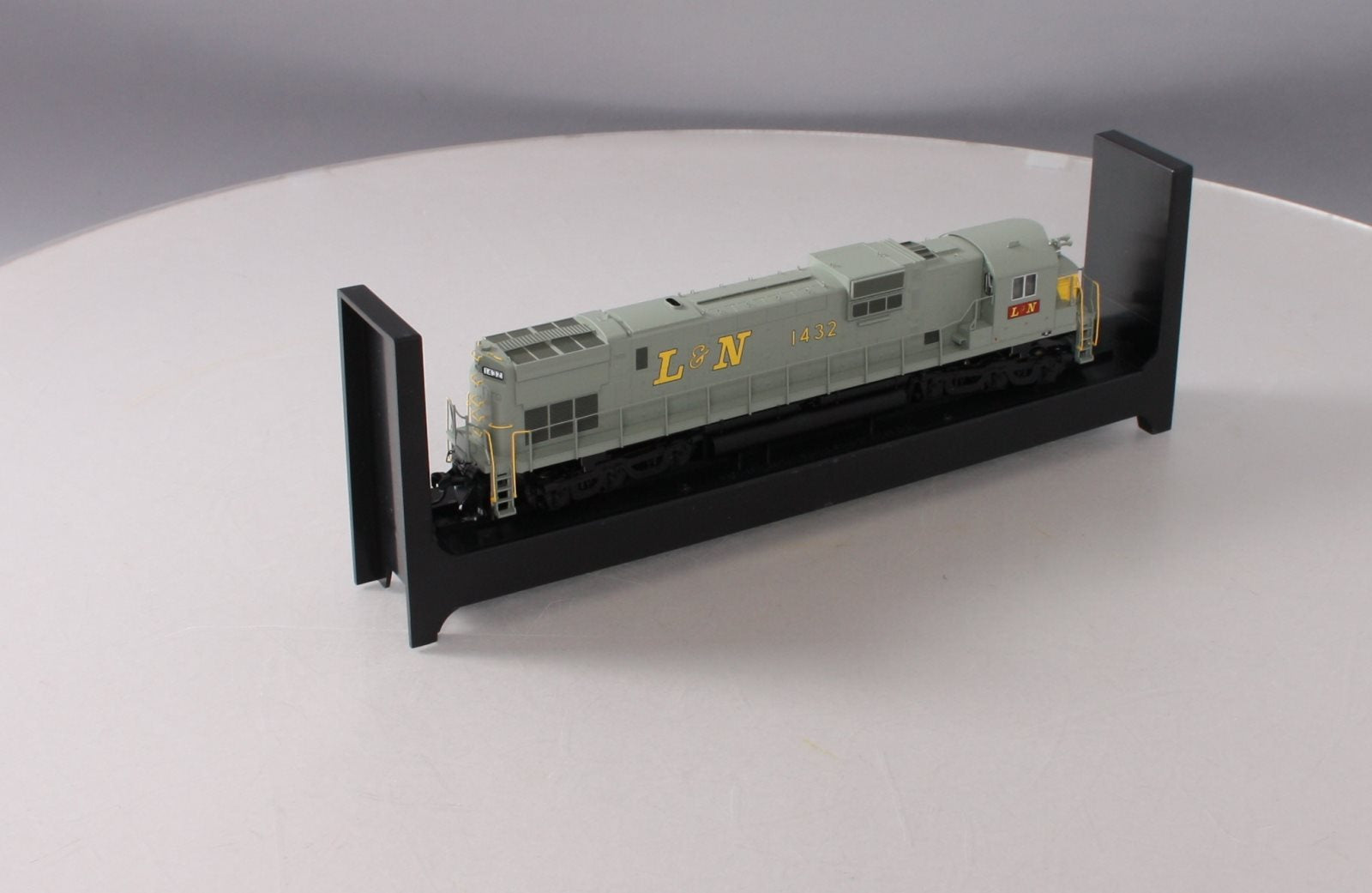 Bowser 24758 HO Louisville & Nashville C630 Alco Diesel Loco with Sound #1432