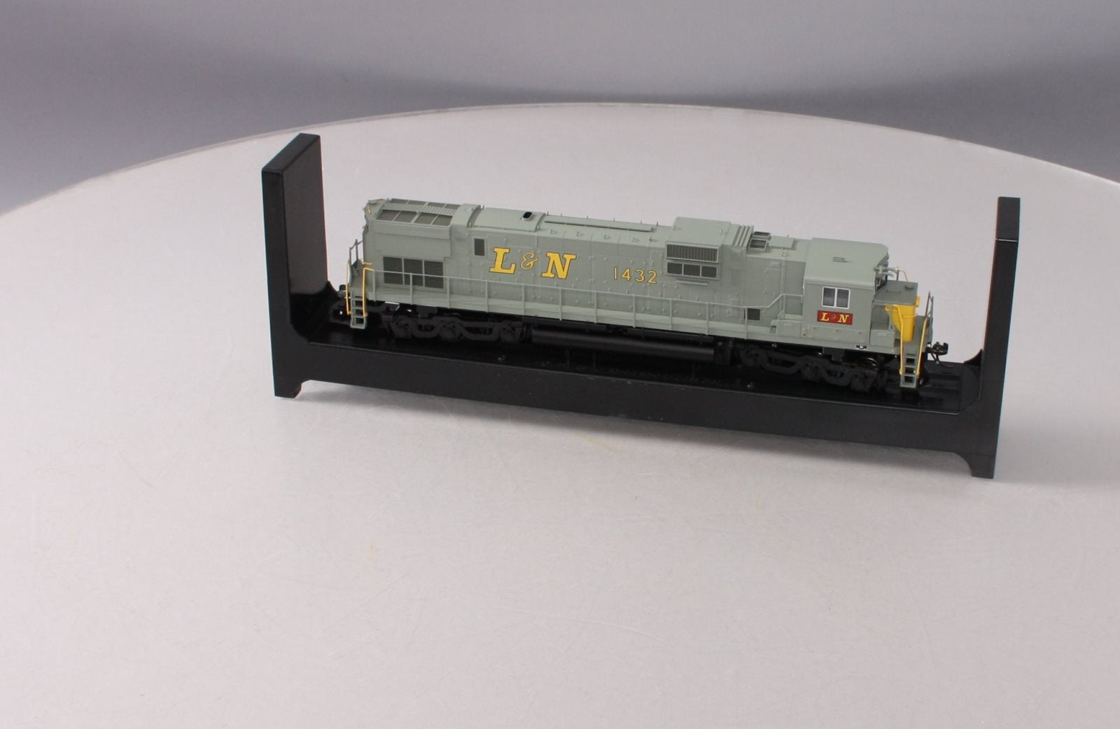 Bowser 24758 HO Louisville & Nashville C630 Alco Diesel Loco with Sound #1432