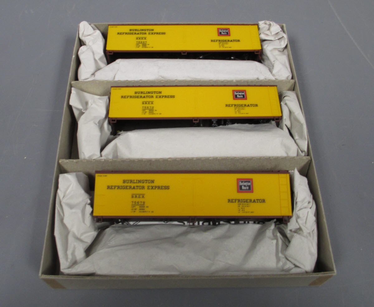 Accurail 4901 HO Burlington 3 Number Set 40'' Wood Reefers Kit (Set of 3)