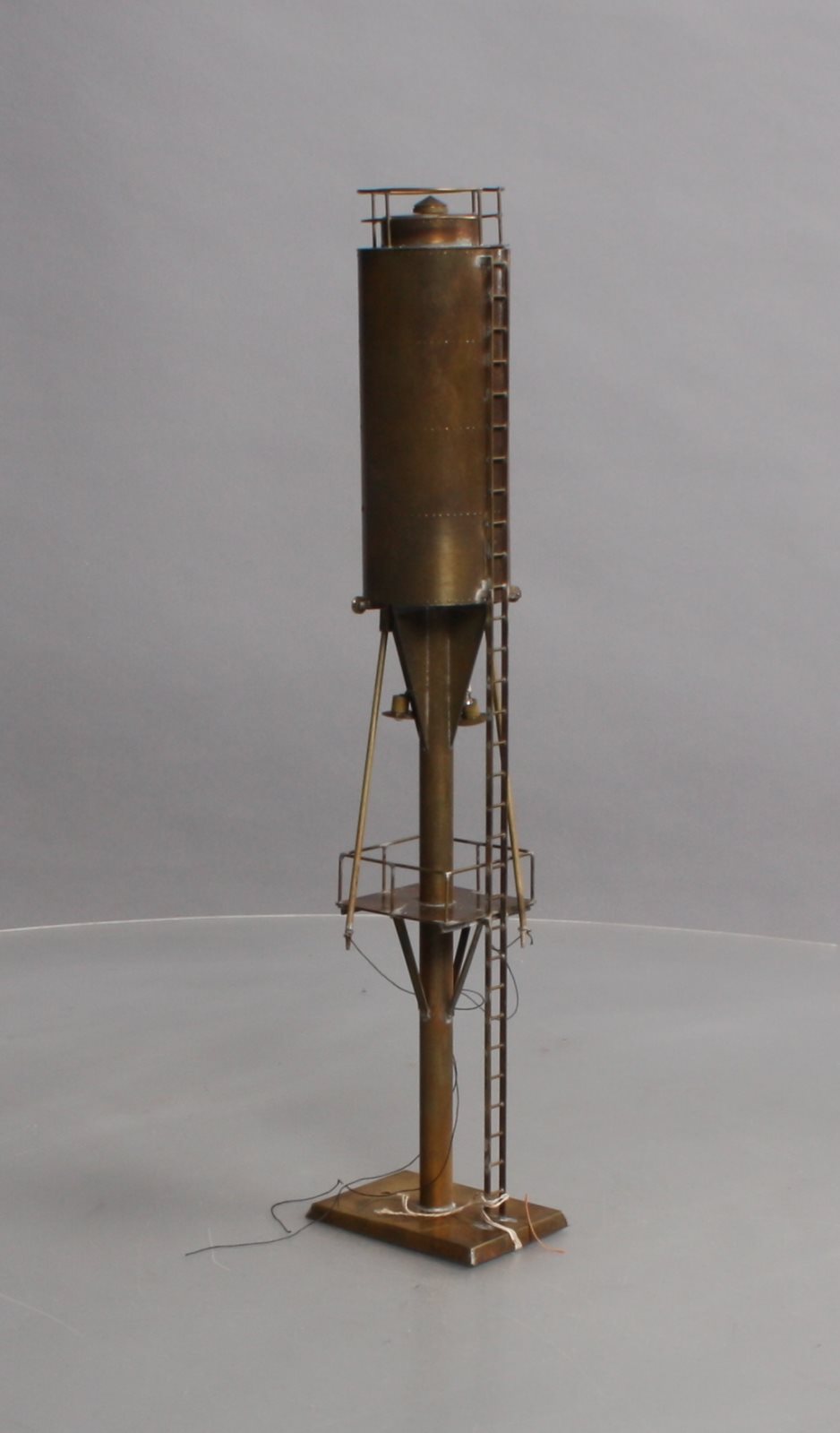 Max Gray 1012 O Scale Brass Sanding Tower Unpainted