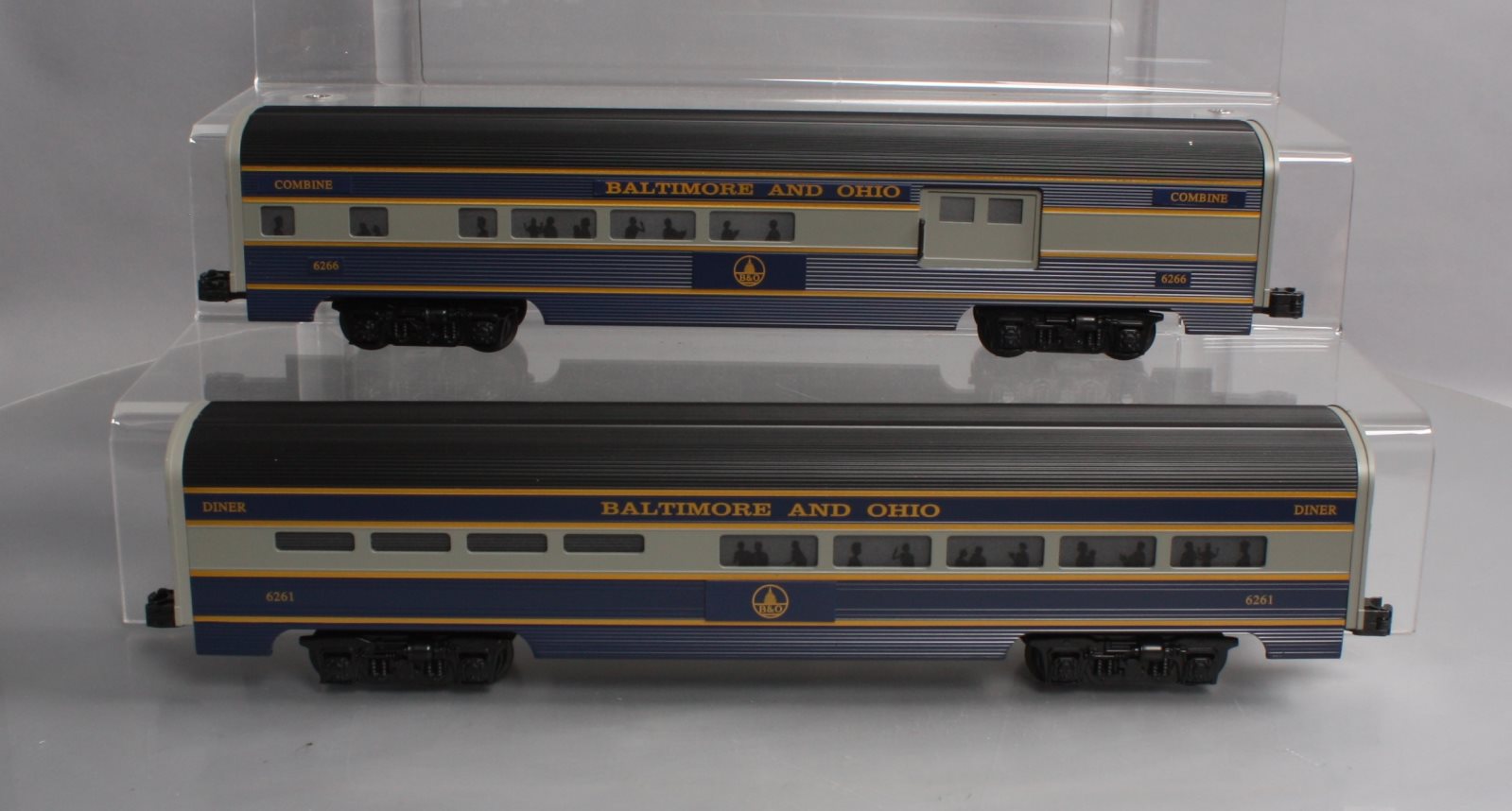 Williams 43001 O Baltimore & Ohio 60 Ft. Alunimun Streamliners Combine/Diner Set