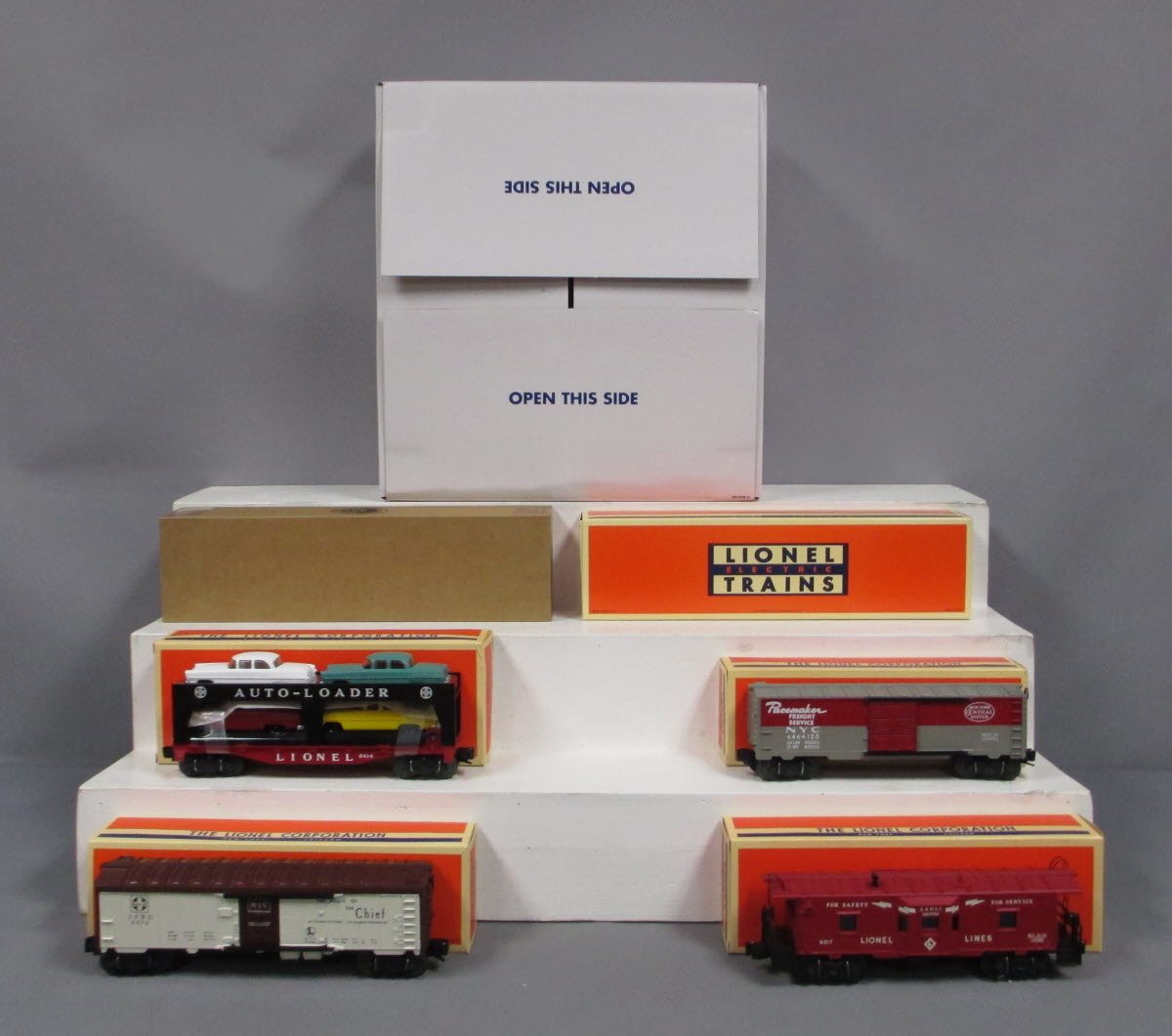 Lionel 6-38358 Illinois Central Diesel F3 O Gauge Diesel Freight Train Set