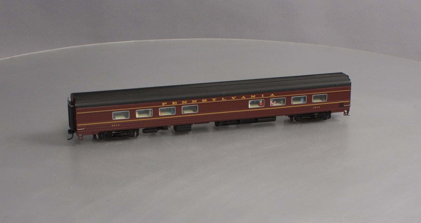 Walthers 920-9255 HO Pennsylvania 85' Budd 68-Seat Diner Car #4614