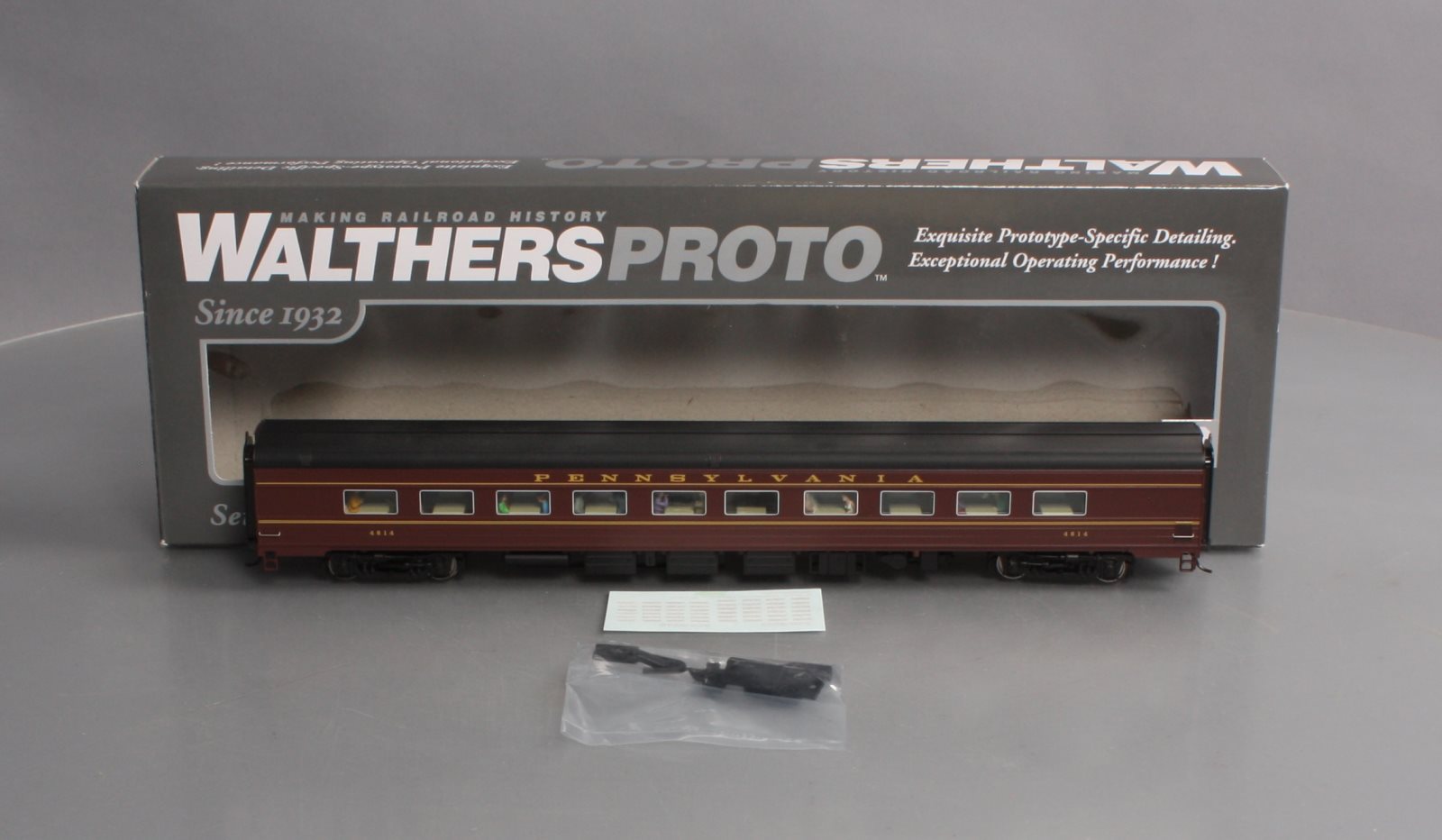 Walthers 920-9255 HO Pennsylvania 85' Budd 68-Seat Diner Car #4614