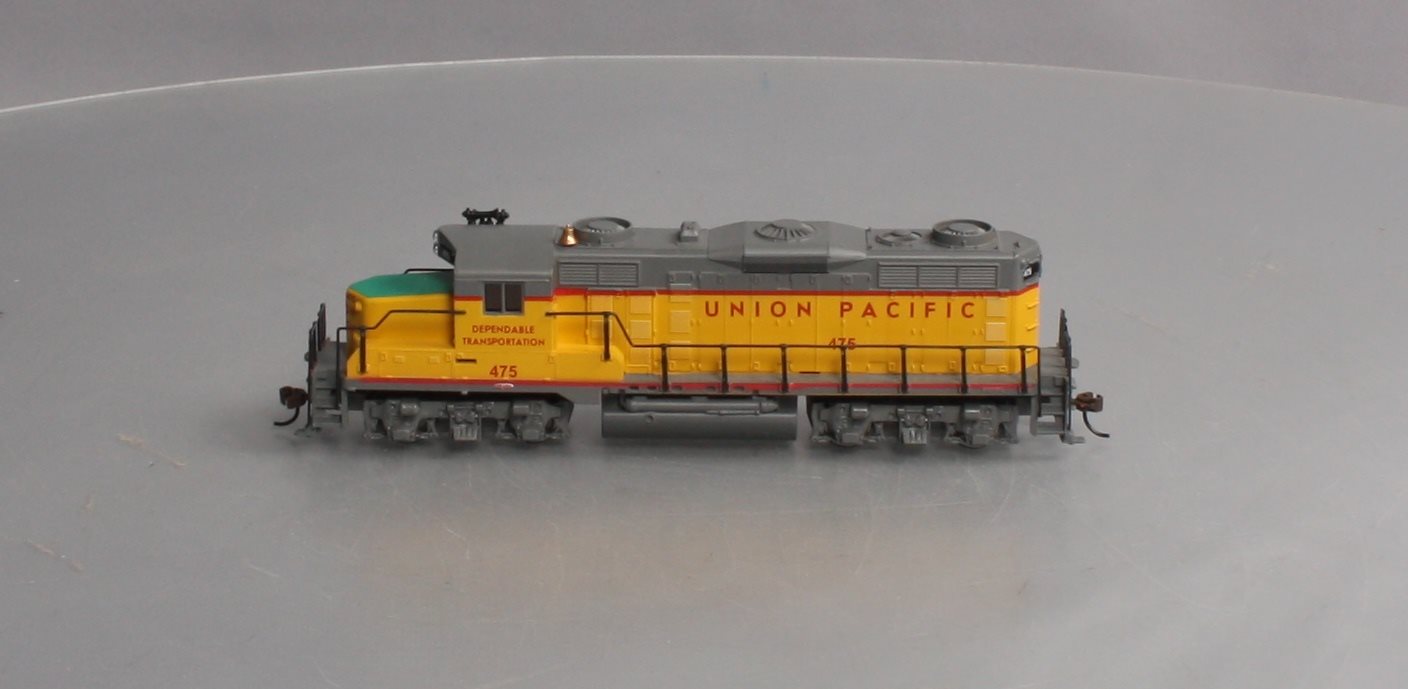 Mantua 414003 HO Union Pacific EMD GP20 GP20 Diesel Locomotive Standard DC #475