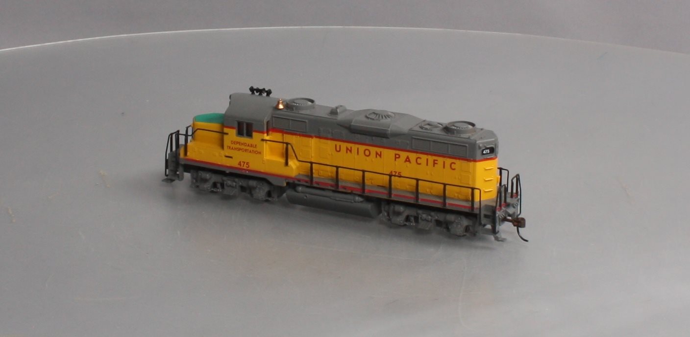 Mantua 414003 HO Union Pacific EMD GP20 GP20 Diesel Locomotive Standard DC #475