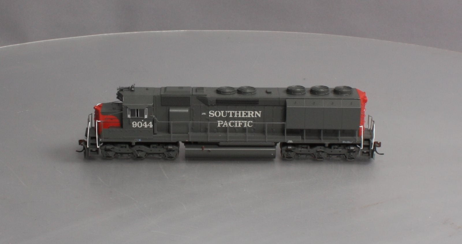 Athearn 98065 HO Southern Pacific SD45 Locomotive #9044 (Elephant Ears)