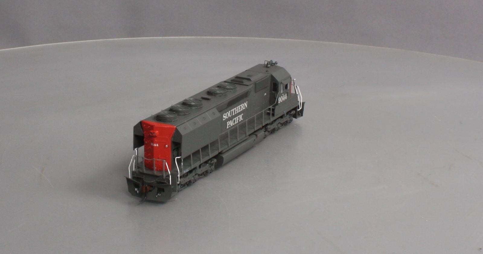 Athearn 98065 HO Southern Pacific SD45 Locomotive #9044 (Elephant Ears)