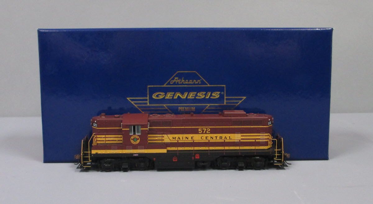 Athearn G64286 HO MEC Diesel Locomotive GP7 w/DCC & Sound #572.