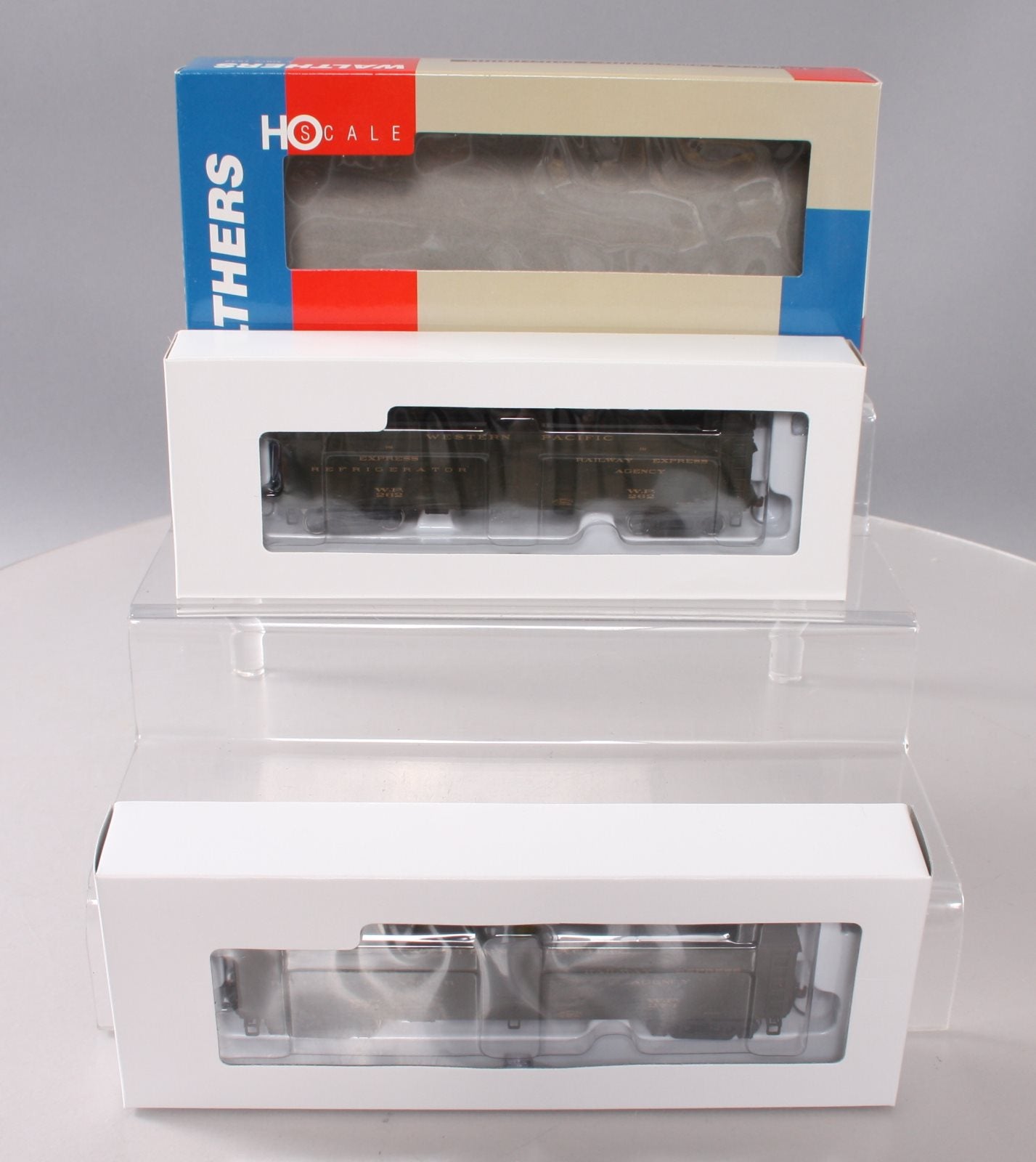 Walthers 932-25484 HO Western Paci GACX Wood W/GSCTruck Reefer Cars (Pack of 2)