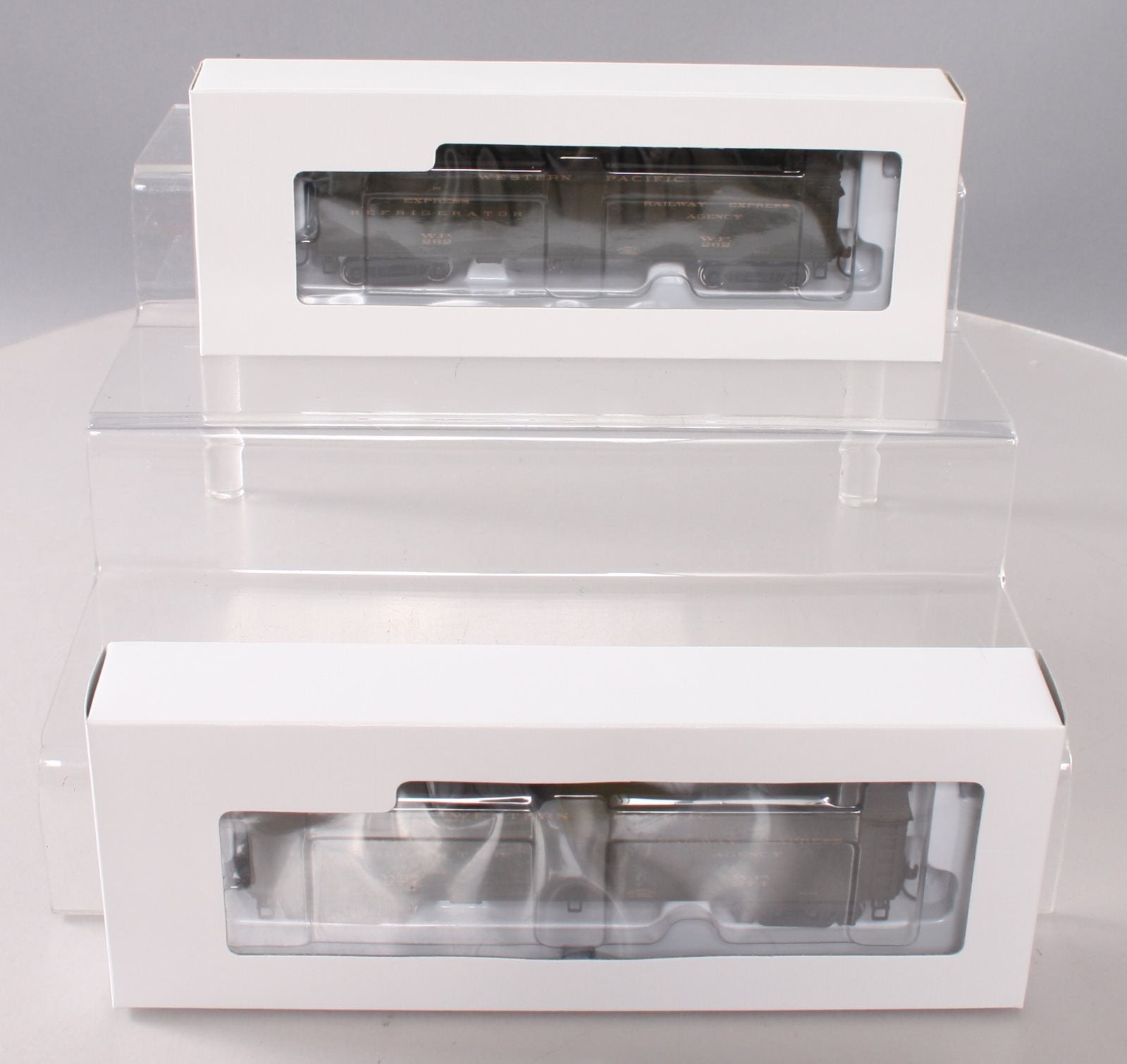 Walthers 932-25484 HO Western Paci GACX Wood W/GSCTruck Reefer Cars (Pack of 2)