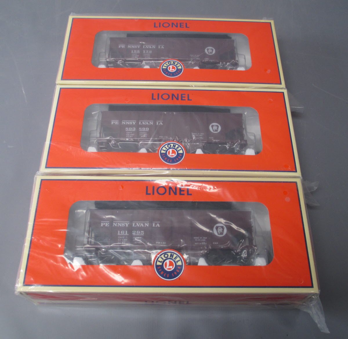 Lionel 6-82611 O Gauge Pennsylvania Railroad PRR Class Gla 2-Bay Hopper Car (3)