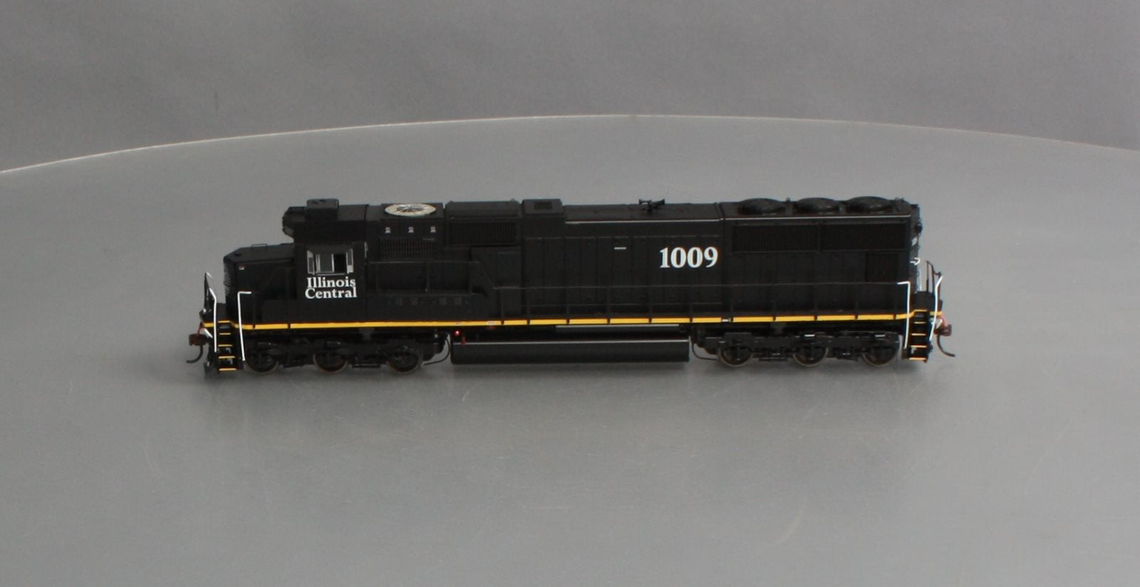 Athearn G70508 HO Scale Illinois Central SD70 Diesel Locomotive #1009
