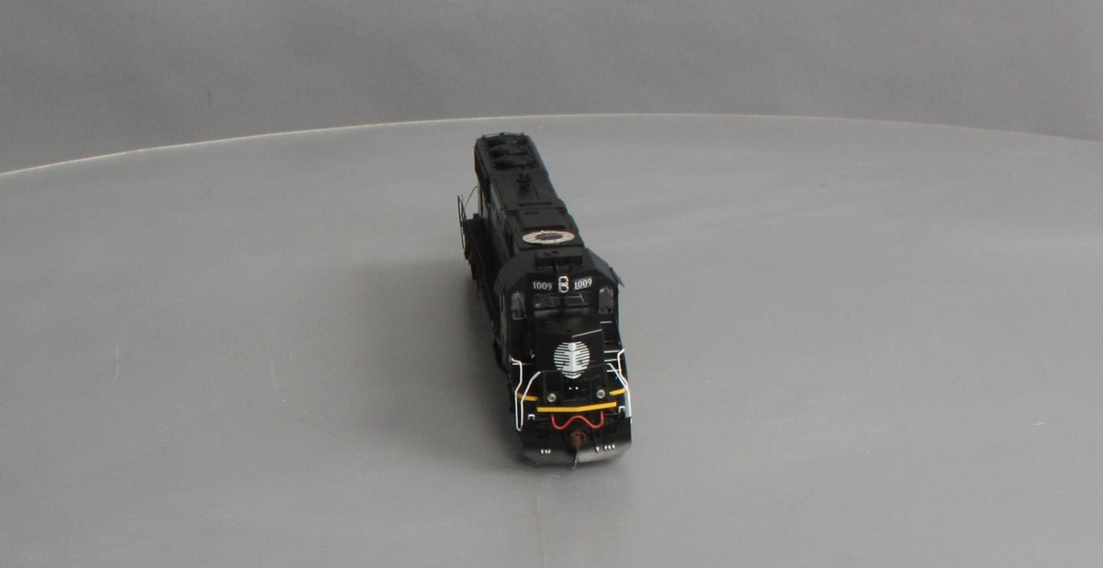 Athearn G70508 HO Scale Illinois Central SD70 Diesel Locomotive #1009