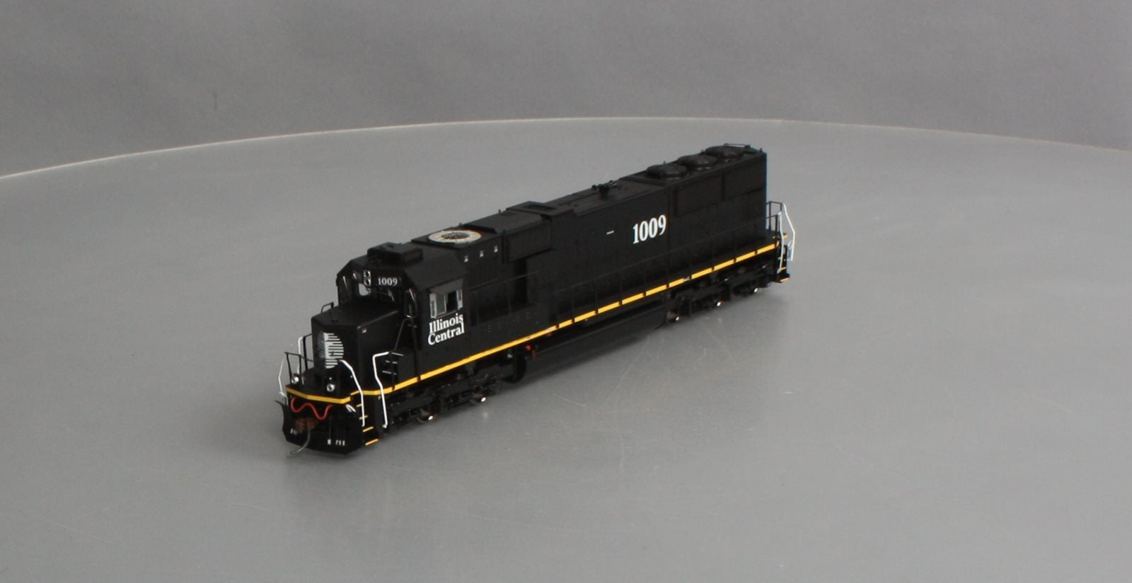 Athearn G70508 HO Scale Illinois Central SD70 Diesel Locomotive #1009