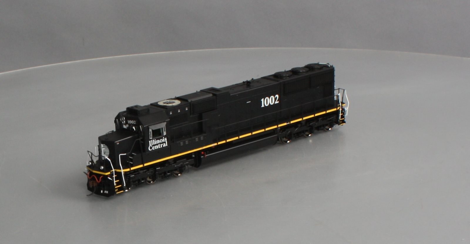 Athearn G70507 HO Scale Ilinois Central SD70 Diesel Locomotive #1002