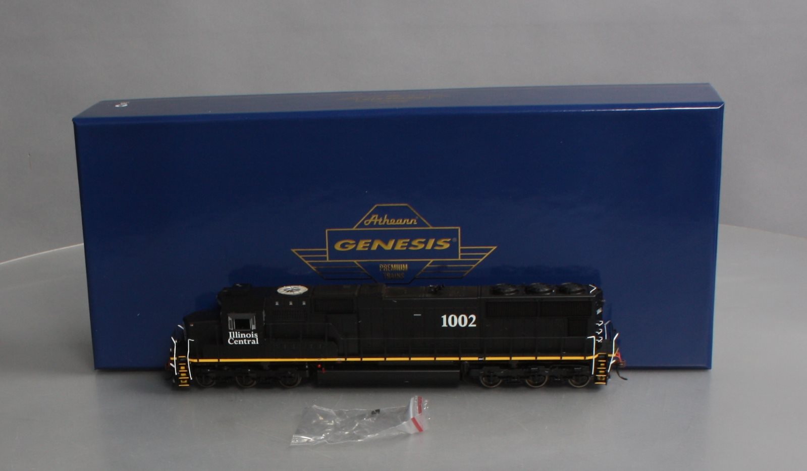 Athearn G70507 HO Scale Ilinois Central SD70 Diesel Locomotive #1002