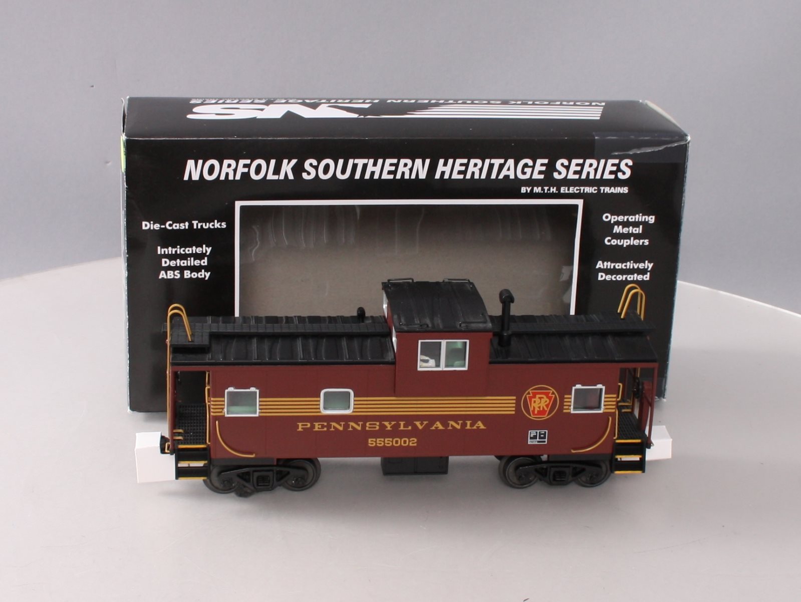 MTH 20-91389 O Gauge O PRR Extended Vision Caboose