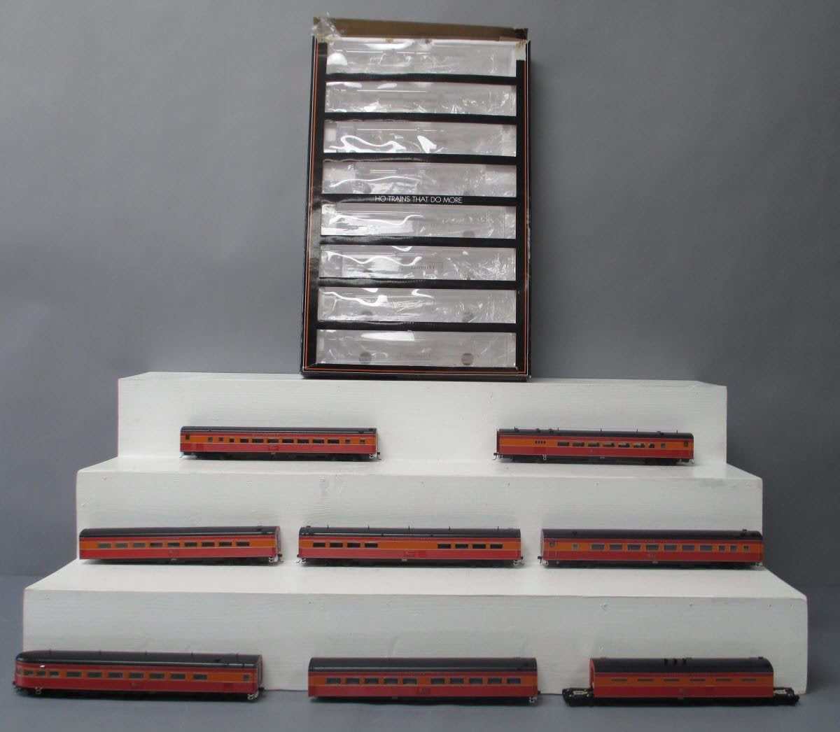MTH 80-60001 HO Scale Southern Pacific Passenger Car Set (Set of 8)