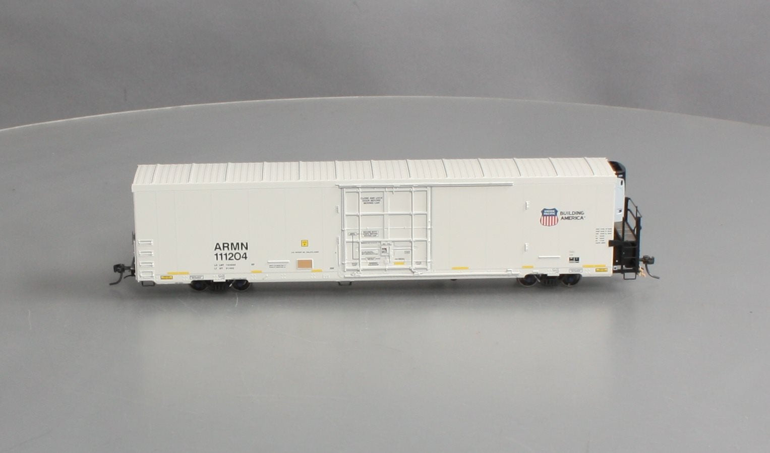 BLMA Models 52036 HO Union Pacific Trinity 64' Reefer #11204