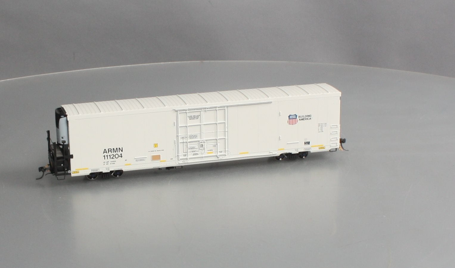 BLMA Models 52036 HO Union Pacific Trinity 64' Reefer #11204