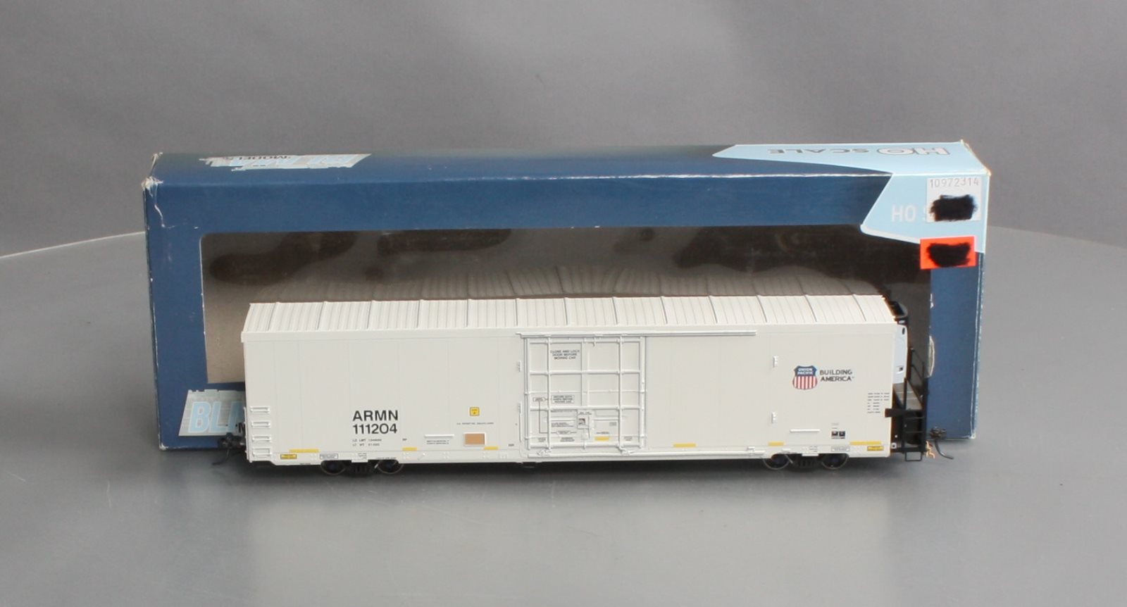 BLMA Models 52036 HO Union Pacific Trinity 64' Reefer #11204