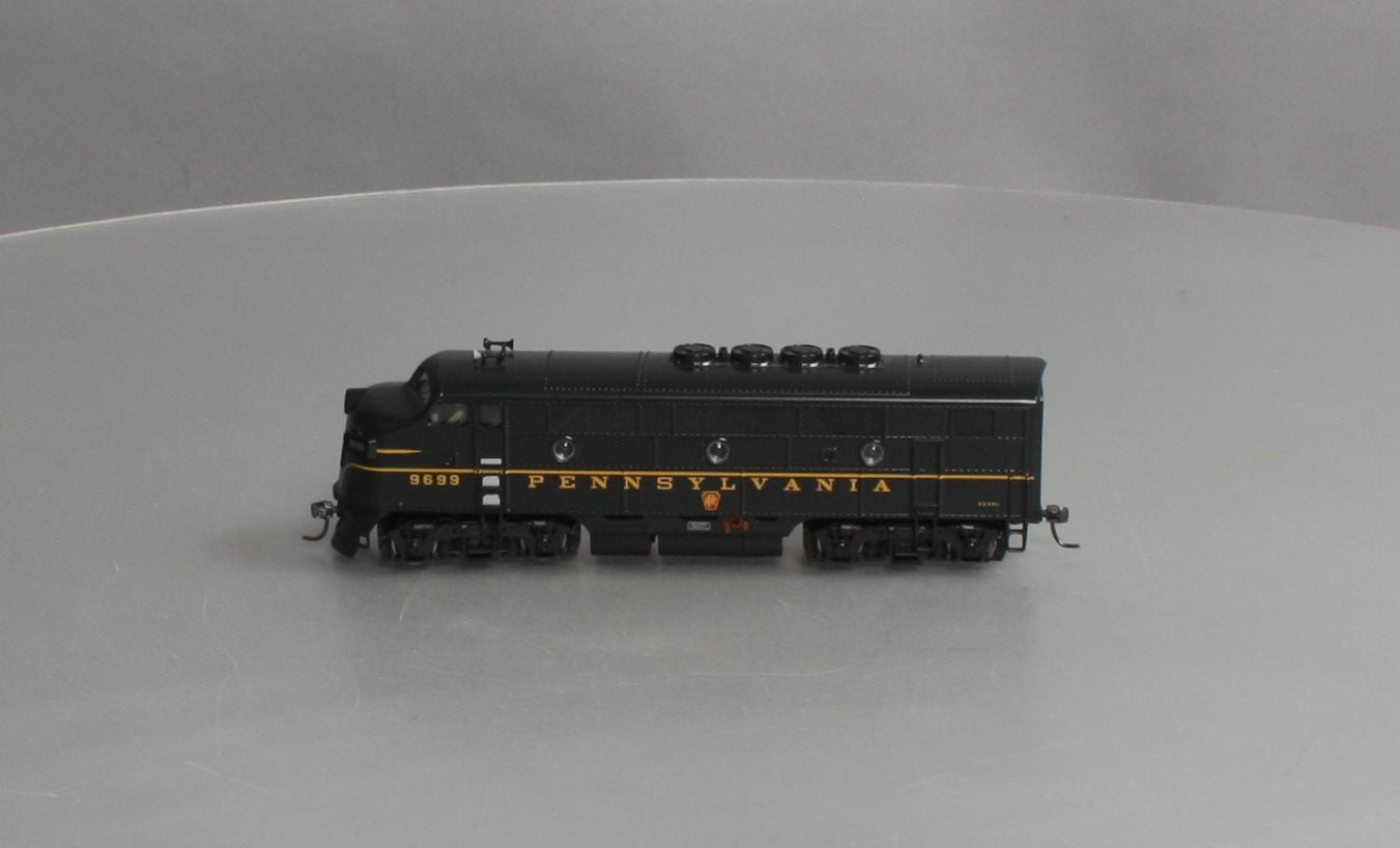 MTH 81-2002-3 HO Scale Pennsylvania F-3 Non Powered A Unit Diesel Engine