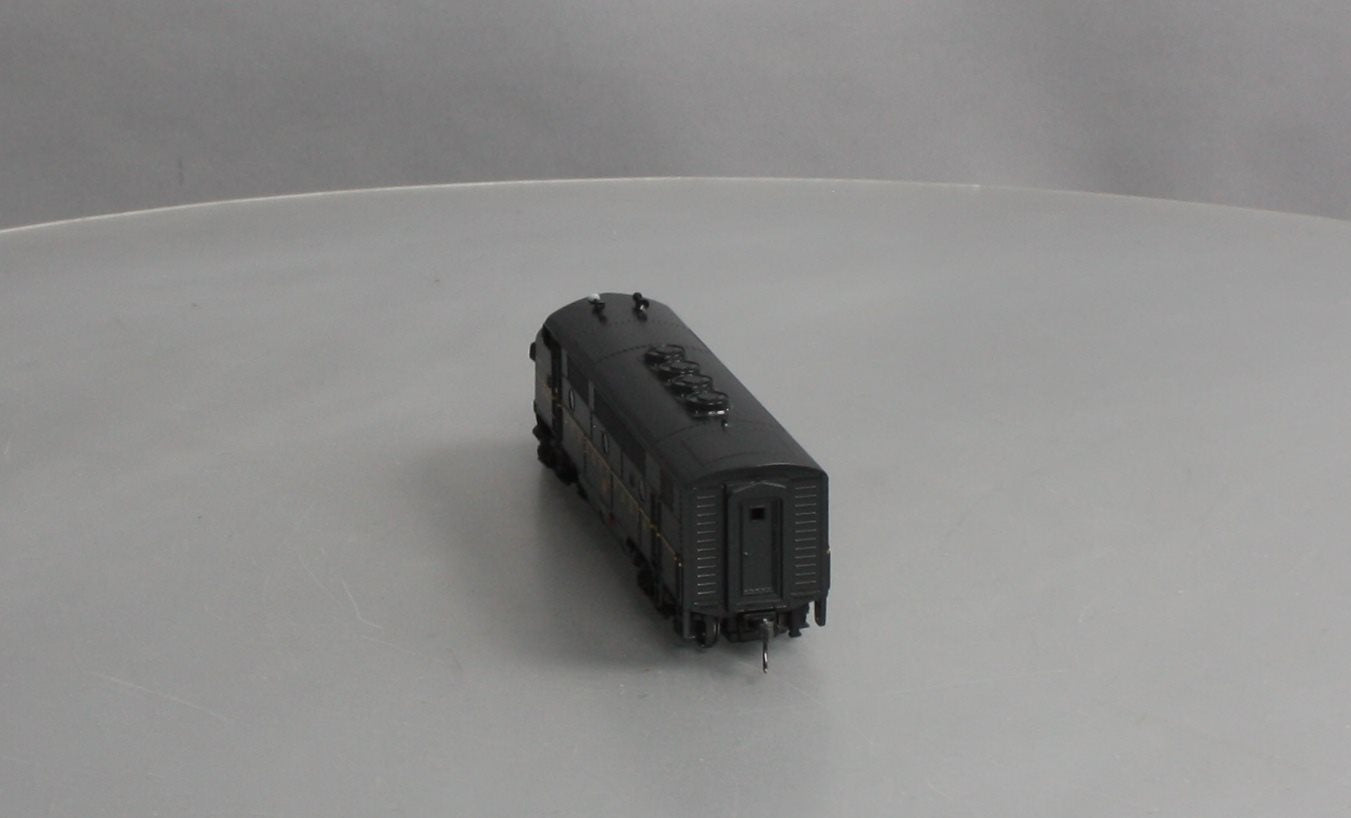 MTH 81-2002-3 HO Scale Pennsylvania F-3 Non Powered A Unit Diesel Engine