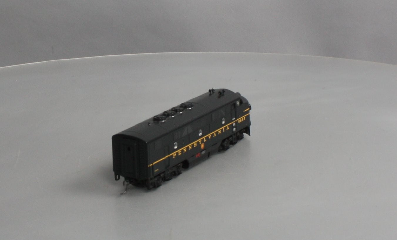 MTH 81-2002-3 HO Scale Pennsylvania F-3 Non Powered A Unit Diesel Engine
