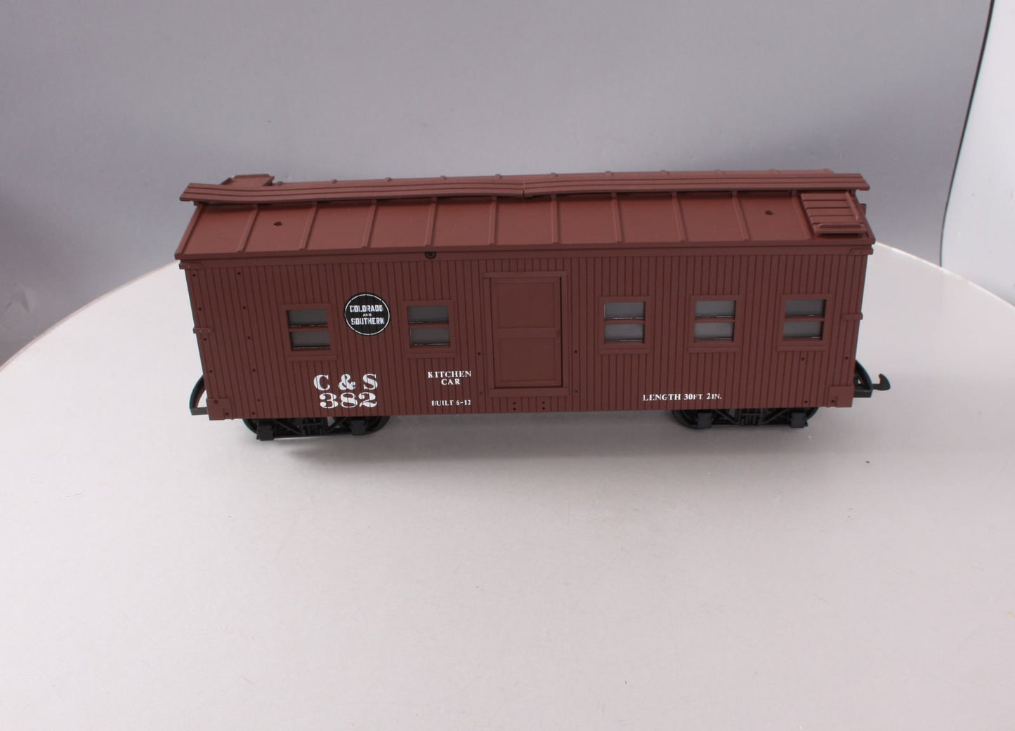 USA Trains R1847 G Colorado & Southern Brown Kitchen Car #382 - Metal Wheels
