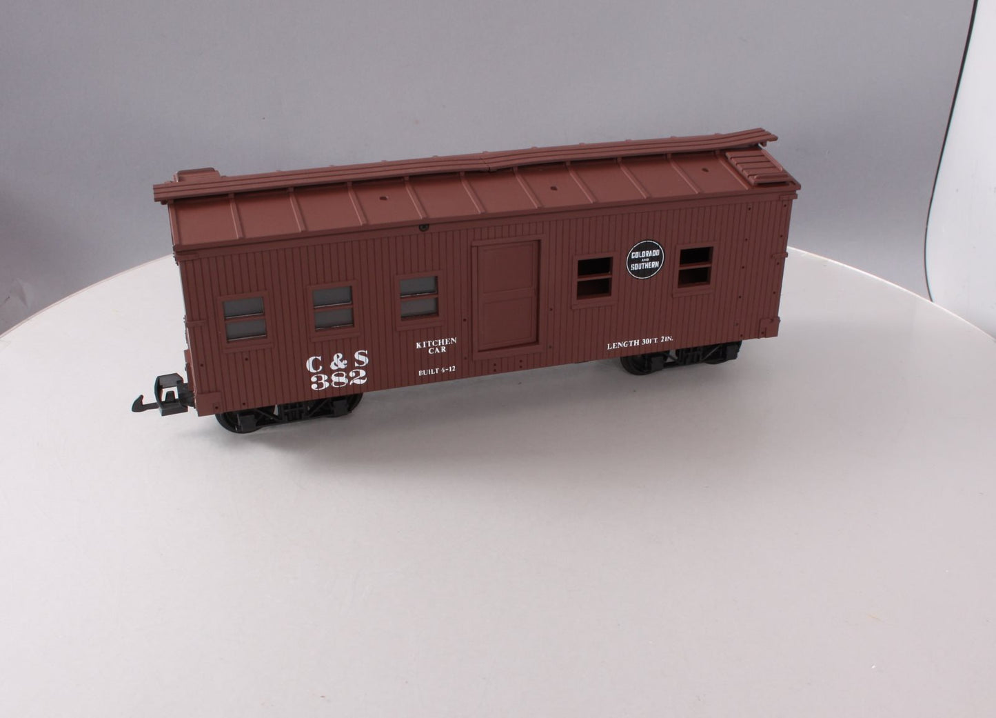 USA Trains R1847 G Colorado & Southern Brown Kitchen Car #382 - Metal Wheels
