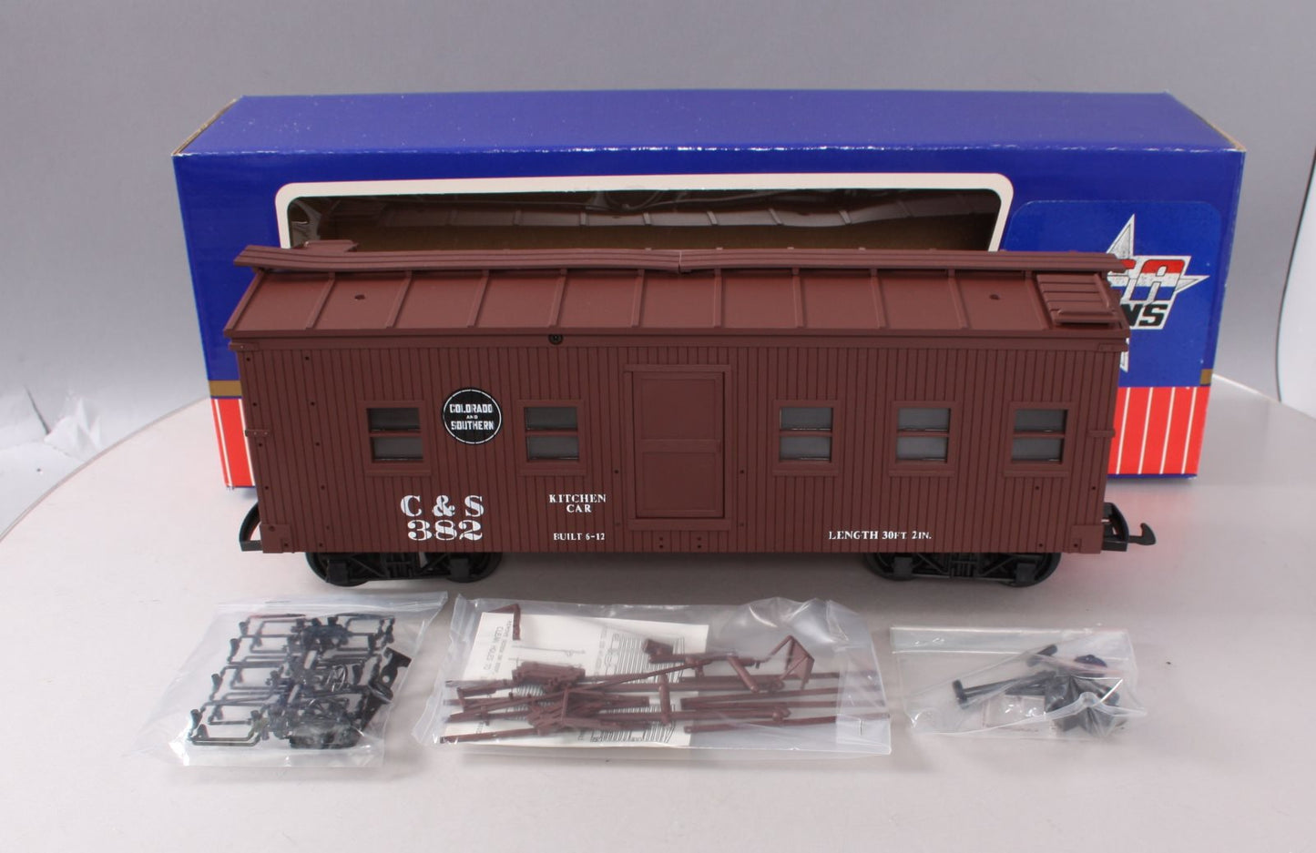 USA Trains R1847 G Colorado & Southern Brown Kitchen Car #382 - Metal Wheels